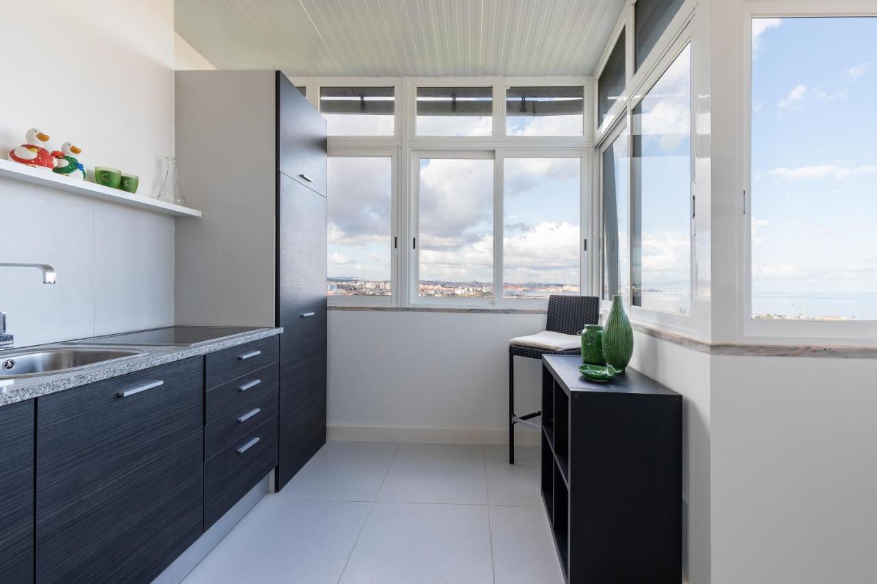 אלמאדה Cristo Rei Flat - Great Views By Homeful Homes מראה חיצוני תמונה