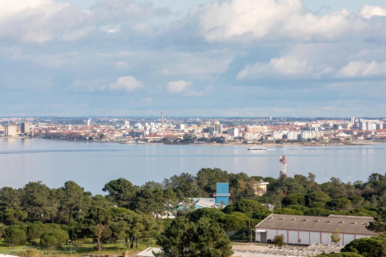 אלמאדה Cristo Rei Flat - Great Views By Homeful Homes מראה חיצוני תמונה